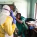 La OMS enciende alarmas: brote de ébola en África sería mucho mayor de lo reportado