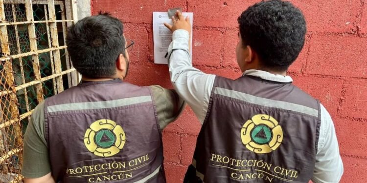 Aviso de evacuación en edificios de Fraccionamiento Corales