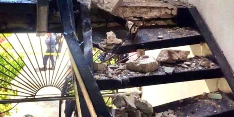 Accidente fatal. ¡Se le acabaron las escaleras a una vecina del fraccionamiento Corales!