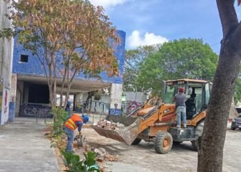 Empiezan a demoler ex tienda del ISSSTE, construirán hospital