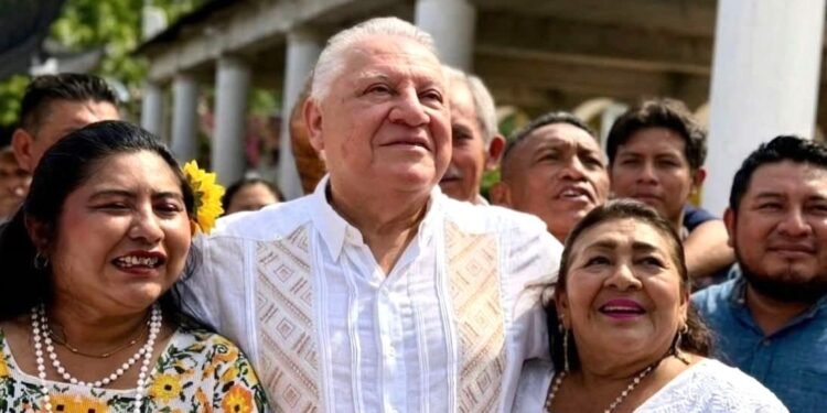 Rafa Marín Mollinedo acompaña a la niñez de Leona Vicario, en Puerto Morelos