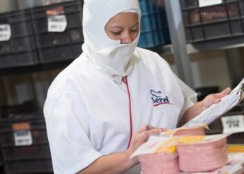Corporativo Kosmos vuelve al foco por presuntos vínculos con red financiera de Maduro y las CLAP