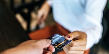 ¿Buscas tarjeta de crédito? Ni te estreses, estas son las mejor calificadas por Condusef
