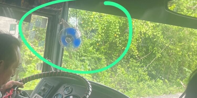 ¡Héroe al volante! Chofer mantiene la calma y pone a salvo a pasajeros durante balacera