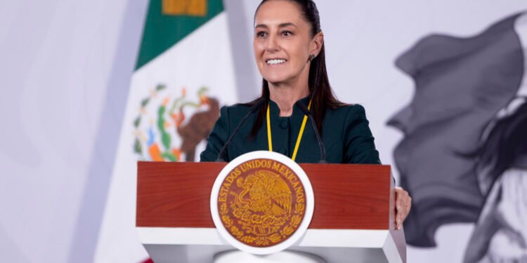 ¿Habrá protección para el exdirector de Pemex? Sheinbaum responde con un “no” contundente