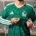 México no solo juega el Mundial, también fabrica su camiseta más vendida