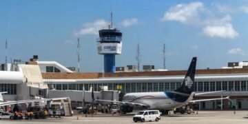 ¿Qué pasa con el turismo en Cancún? Llegada de viajeros internacionales cae 11% en mayo