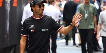 Era suyo, lo tenía y se le fue… Checo pierde el primer punto en F1 en la historia de Cadillac