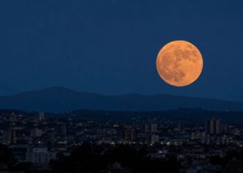 No será una superluna; este es el fenómeno que hará especial a la Luna de Fresa de 2026