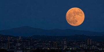No será una superluna; este es el fenómeno que hará especial a la Luna de Fresa de 2026