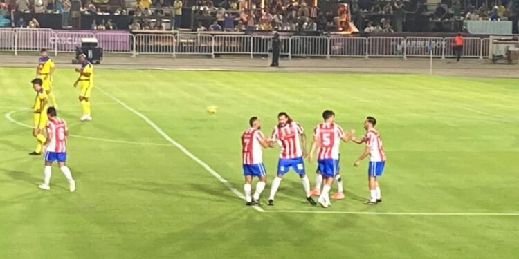 ¡Histórico clásico! Leyendas del América y Chivas empatan en Cancún