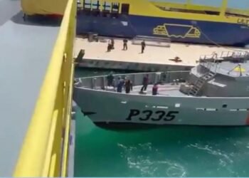 Patrulla de la Marina choca contra ferry de Ultramar en Isla Mujeres