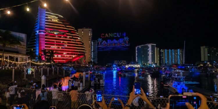 ¿Lo viste? Así fue el impresionante espectáculo de drones que hizo historia en Cancún