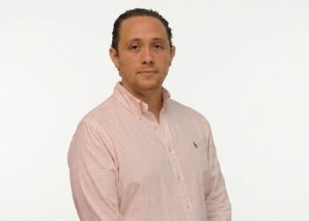 Renuncia director del SAT de Quintana Roo tras polémica por asistir a exclusiva final de la NBA