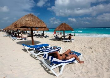 Crisis de asientos aéreos frena el turismo en el Caribe Mexicano pese al Mundial 2026