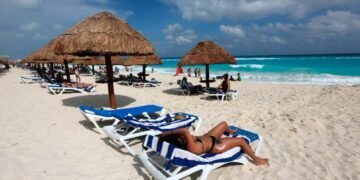 Crisis de asientos aéreos frena el turismo en el Caribe Mexicano pese al Mundial 2026