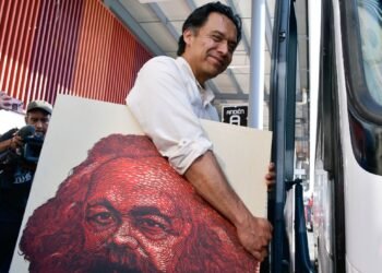 “¡No puedo más!”: Marx Arriaga pone a la venta su casa y acusa a la SEP de dejarlo sin liquidación
