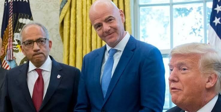 Golpe en la FIFA: renuncia el hombre de confianza de Gianni Infantino