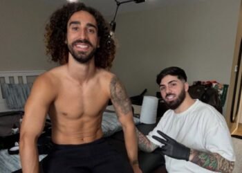 ¡Promesa de campeón! Cucurella inmortaliza al entrenador Luis de la Fuente con un tatuaje
