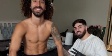 ¡Promesa de campeón! Cucurella inmortaliza al entrenador Luis de la Fuente con un tatuaje