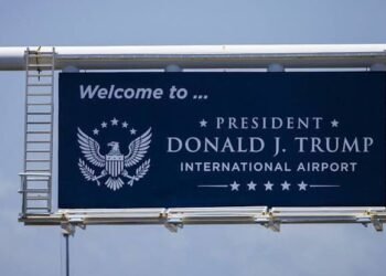 Primero fue el Golfo de México, ahora Trump cambia de nombre a aeropuerto de Florida