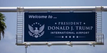 Primero fue el Golfo de México, ahora Trump cambia de nombre a aeropuerto de Florida