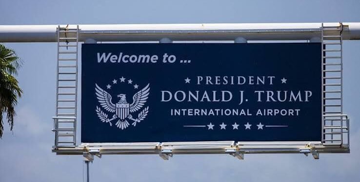 Primero fue el Golfo de México, ahora Trump cambia de nombre a aeropuerto de Florida