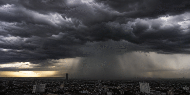 ¿Llega la “Tormenta Negra”? Alertan por 72 horas de lluvias intensas en gran parte de México