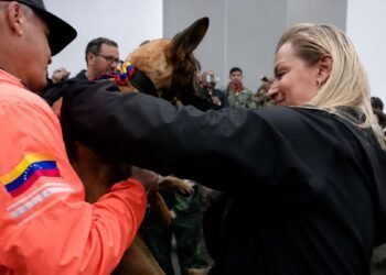 Con una cachorra rescatista, Venezuela agradece la ayuda de México; estos son los detalles