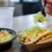 Taco Bell retira la lechuga vinculada al brote de “diarrea explosiva”; esto es lo que se sabe