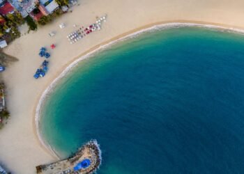 ¡Ojo antes de meterte al mar! COFEPRIS alerta por cinco playas con agua contaminada