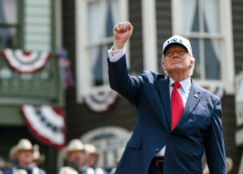 ¡Trump lanza ultimátum a Irán! “Por cada ataque, destruiremos un puente o una planta de energía”
