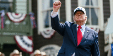 ¡Trump lanza ultimátum a Irán! “Por cada ataque, destruiremos un puente o una planta de energía”