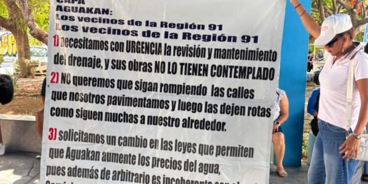 Explotan contra Aguakan; denuncian recibos impagables y colonias sin agua