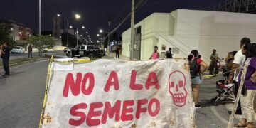 ¡Estalla la protesta en Cancún! Vecinos bloquean avenida para frenar apertura del Semefo