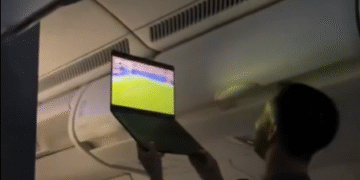 Un partido, una computadora y 187 pasajeros: así se vivió el Mundial en las alturas