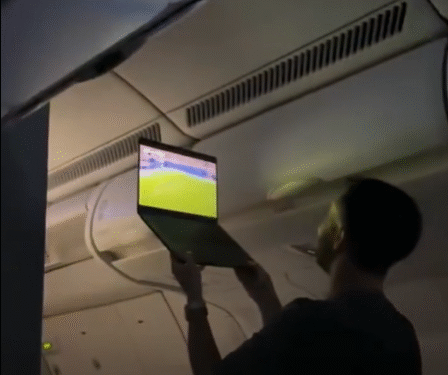 Un partido, una computadora y 187 pasajeros: así se vivió el Mundial en las alturas