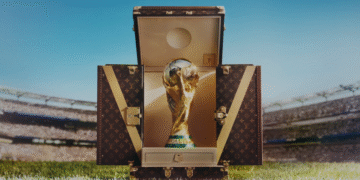 Así es el baúl oficial del trofeo con el que Louis Vuitton lleva el lujo al Mundial FIFA 2026