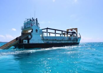Operará en dos semanas nuevo buque sargacero para las playas de Quintana Roo