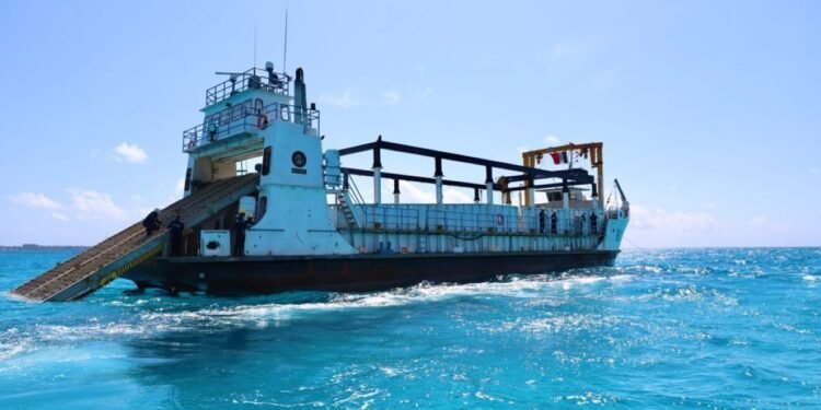 Operará en dos semanas nuevo buque sargacero para las playas de Quintana Roo