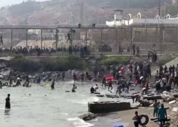 57 muertos y 50 mil migrantes: la tragedia que sacude la frontera entre África y Europa