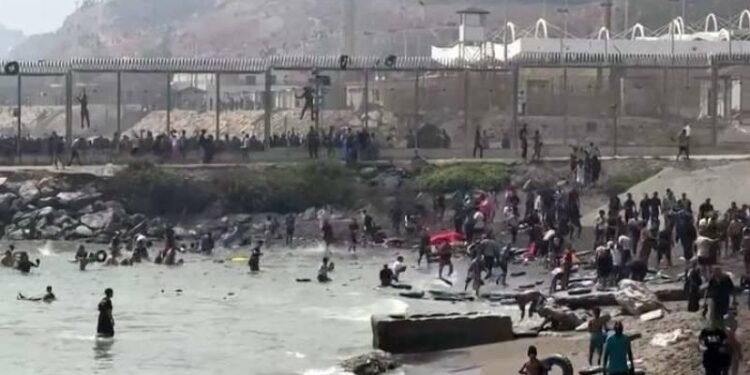 57 muertos y 50 mil migrantes: la tragedia que sacude la frontera entre África y Europa