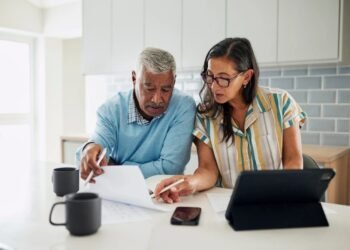 ¿La banca digital excluye a los adultos mayores? Condusef impulsa una atención más accesible