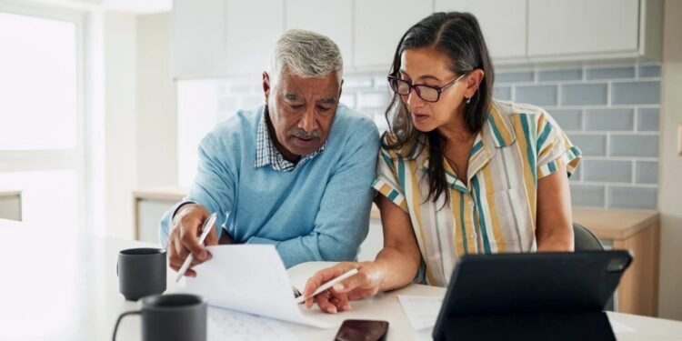 ¿La banca digital excluye a los adultos mayores? Condusef impulsa una atención más accesible