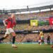 El curioso recuerdo del Mundial: Haaland aterriza en Noruega acompañado… ¿de un mapache?