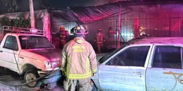 ¡Ah pa’ familia! Después de pelea le incendiaron el taller mecánico. Esto fue lo que pasó: