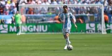 Lejos de los reflectores: Messi aterriza en Argentina para reencontrarse con su familia