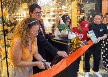 El Pato Merlín convierte su fama en negocio: lanza colección exclusiva de tenis con esta marca