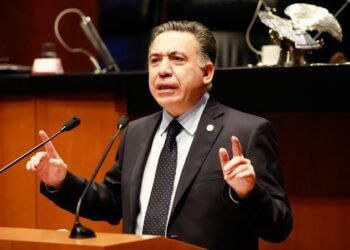 Enrique Inzunza reaparece en el Senado tras 124 días y niega ser “narcolegislador”