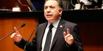 Enrique Inzunza reaparece en el Senado tras 124 días y niega ser “narcolegislador”